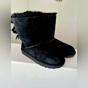 Black Uggs 7.5